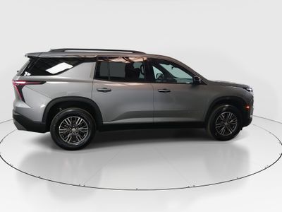 2025 Chevrolet Traverse - Photo 8