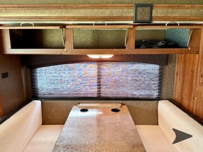 2014 Fleetwood RV Bounder - Photo 11