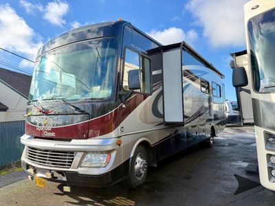 2014 Fleetwood RV Bounder - Photo 2