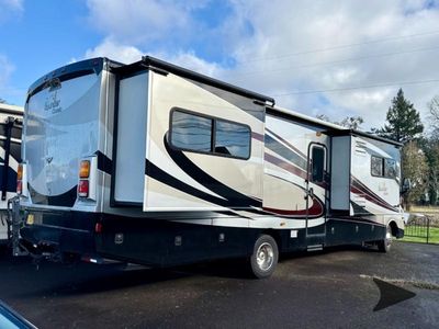 2014 Fleetwood RV Bounder - Photo 5