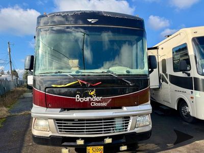 2014 Fleetwood RV Bounder - Photo 3