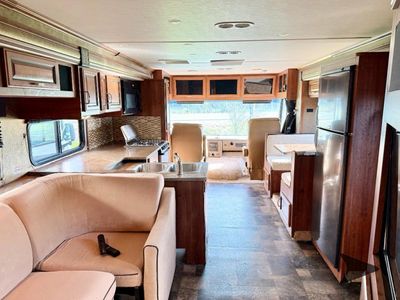 2014 Fleetwood RV Bounder - Photo 9