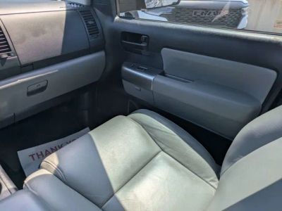 2020 Toyota Sequoia — photo 17 view