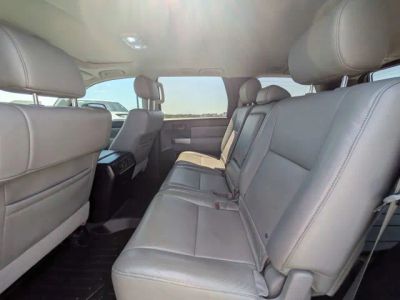 2020 Toyota Sequoia — photo 13 view