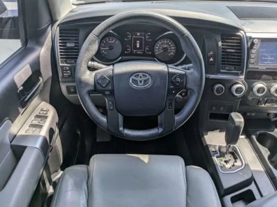 2020 Toyota Sequoia — photo 14 view