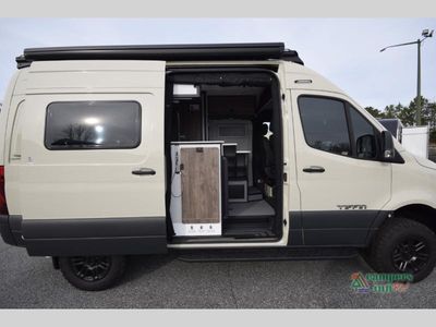 2025 Tiffin Motorhomes GH1 - Photo 6