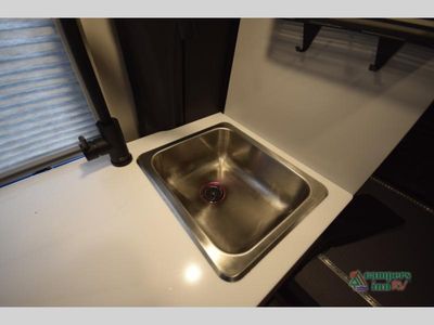 2025 Tiffin Motorhomes GH1 - Photo 32