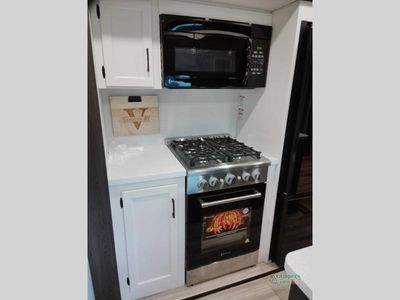 2026 Venture RV SportTrek Touring Edition - Photo 30