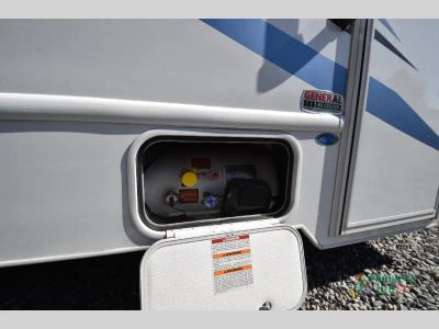 2024 Thor Motor Coach Four Winds — photo 27 view