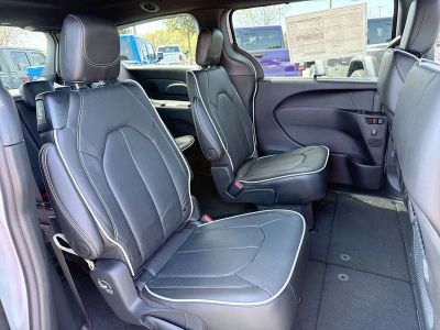 2026 Chrysler Pacifica — photo 25 view