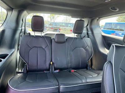 2026 Chrysler Pacifica — photo 26 view