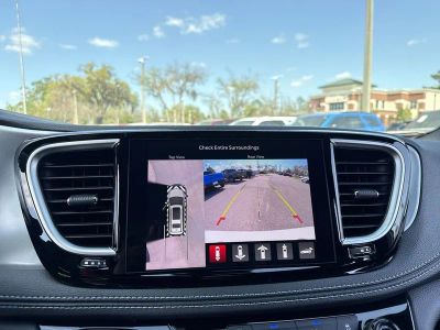 2026 Chrysler Pacifica — photo 24 view