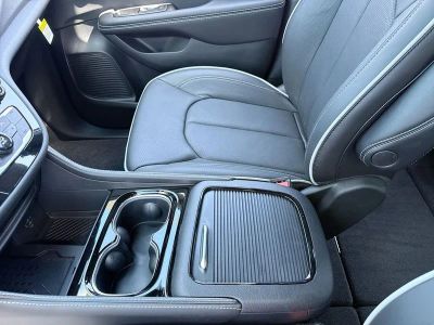 2026 Chrysler Pacifica — photo 20 view