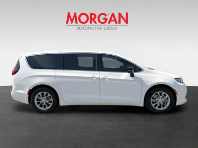 2026 Chrysler Pacifica — side profile view
