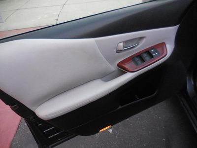 2010 Lexus HS 250h - Photo 18