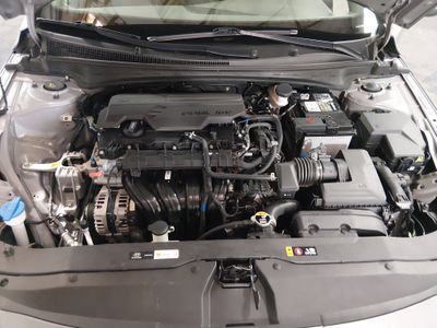 2024 Hyundai Elantra — photo 9 view