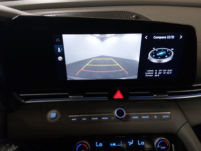 2024 Hyundai Elantra — photo 16 view