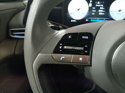 2024 Hyundai Elantra — photo 12 view