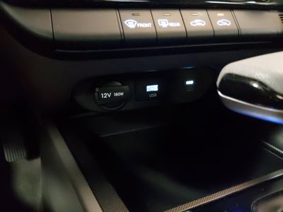 2024 Hyundai Elantra — photo 19 view