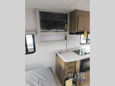 2026 Coachmen RV Freedom Express Ultra Lite - Photo 17