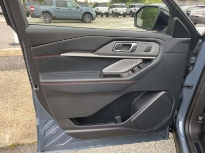 2026 Ford Explorer — photo 15 view