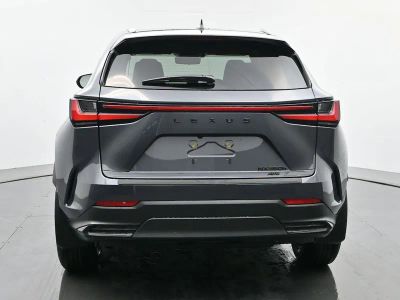 2026 Lexus NX HYBRID - Photo 4