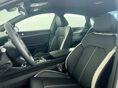2026 Kia K5 — photo 14 view