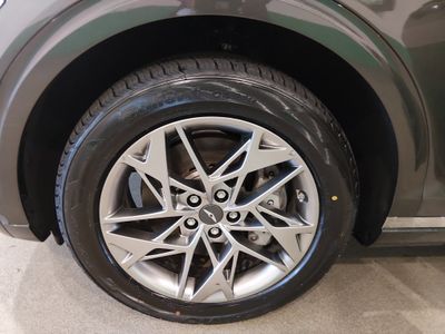 2025 Genesis GV70 — photo 10 view