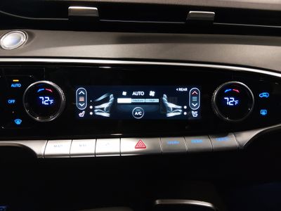 2025 Genesis GV70 — photo 18 view