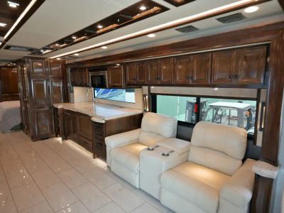 2020 Tiffin ALLEGRO BUS — engine compartment view
