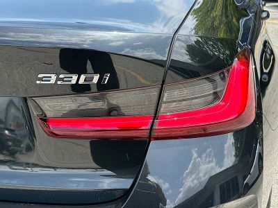 2025 BMW 3 Series — photo 32 view