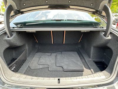 2025 BMW 3 Series — photo 27 view