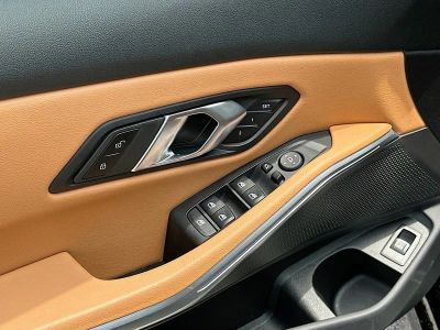 2025 BMW 3 Series — photo 18 view