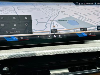 2025 BMW 3 Series — photo 13 view