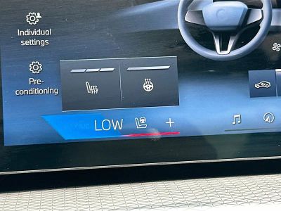2025 BMW 3 Series — photo 20 view