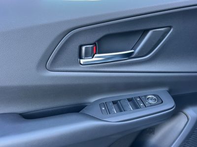 2026 Toyota Prius Plug-in Hybrid — photo 12 view