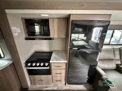 2022 Grand Design Imagine XLS - Photo 18