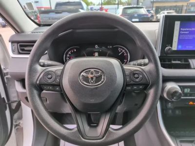 2024 Toyota RAV4 - Photo 20