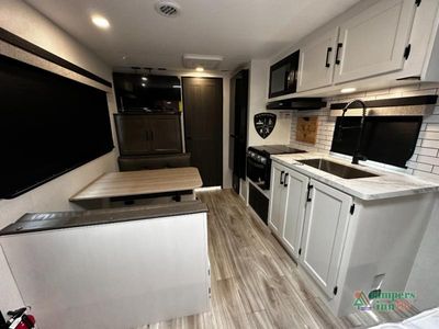 2026 Venture RV Stratus - Photo 2