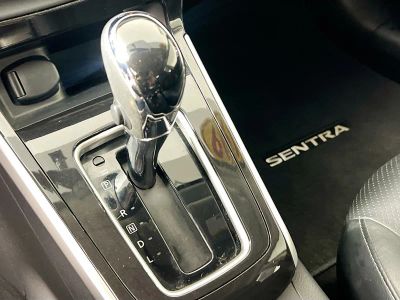 2019 Nissan Sentra — photo 21 view