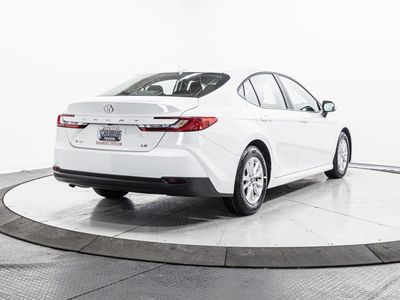 2025 Toyota Camry — photo 11 view