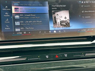 2026 BMW 5 Series — photo 12 view