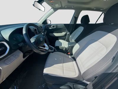 2024 Hyundai Venue — photo 16 view