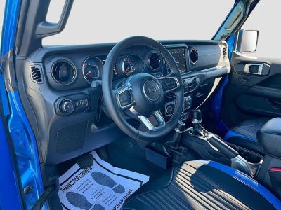 2022 Jeep Wrangler — photo 9 view