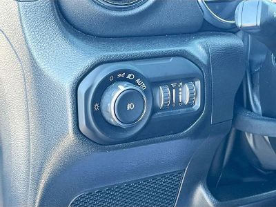 2022 Jeep Wrangler — photo 10 view