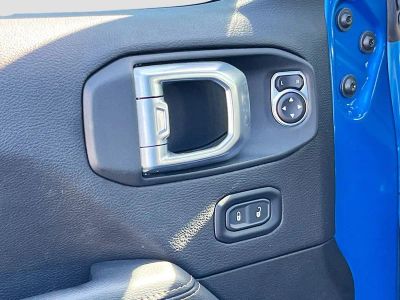 2022 Jeep Wrangler — photo 18 view