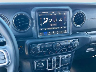 2022 Jeep Wrangler — photo 16 view