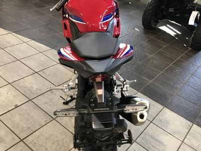 2025 Honda CBR500R — detail view