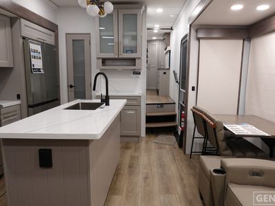 2026 Alliance RV Paradigm - Photo 6