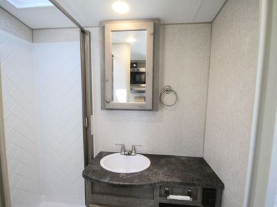 2025 Northwood Nash 17K - Photo 23